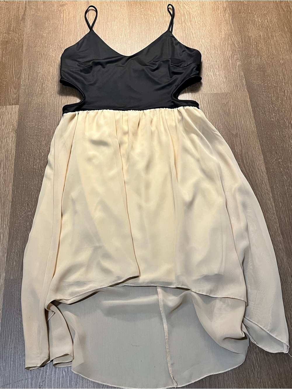 Foreign Exchange Spaghetti-Strap cutout Bodice High-Low Flowy Chiffon Dress (L)